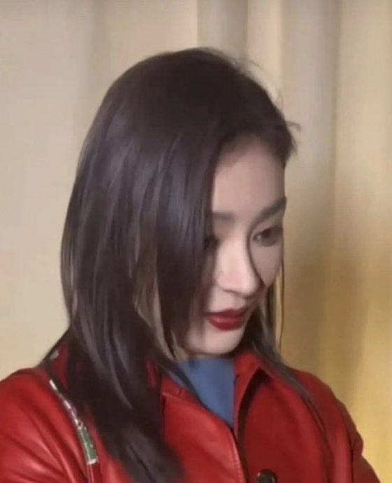 袁姗姗鼻子上热搜 被质疑整容遭狂酸