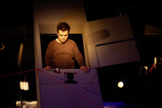 西北孤鸟／名副其实的笨蛋墙与进退两难的观众──谈双人表演艺术节（戏剧篇）