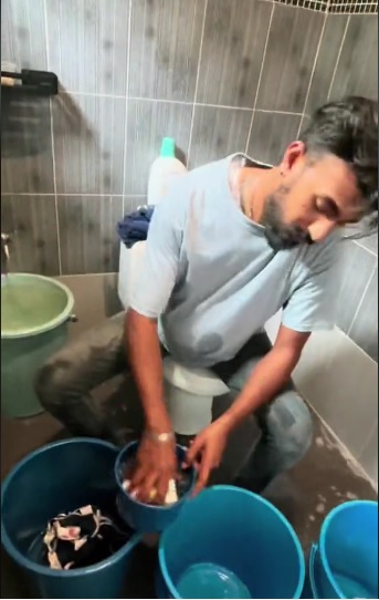 视频 | 绑西瓜一天当“孕夫” 男子：才知妻怀胎8个月辛苦