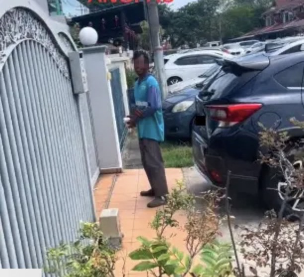 视频|清洁工友新春不收垃圾 “门口喊要红包像讨债”