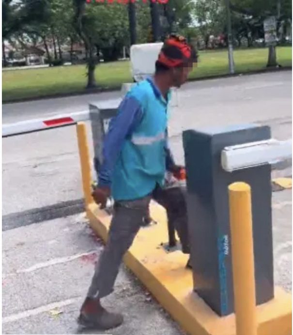 视频|清洁工友新春不收垃圾 “门口喊要红包像讨债”