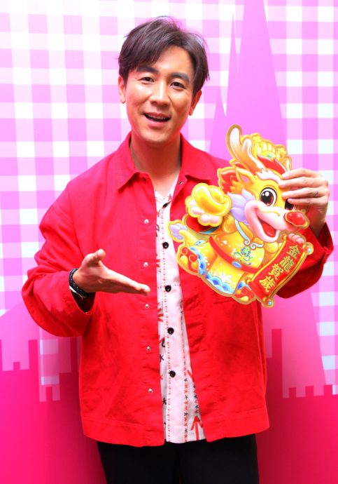 谭俊彦刘佩玥 守护与传承过年习俗