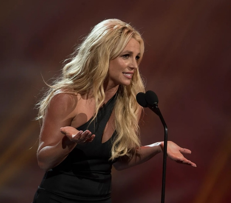 贾斯汀打脸不道歉 碧妮喊告呛:找你妈哭