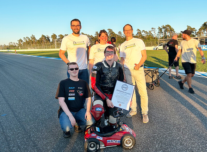 超狂改车！ 德大学生玩具车飙出时速148公里 破世界纪录