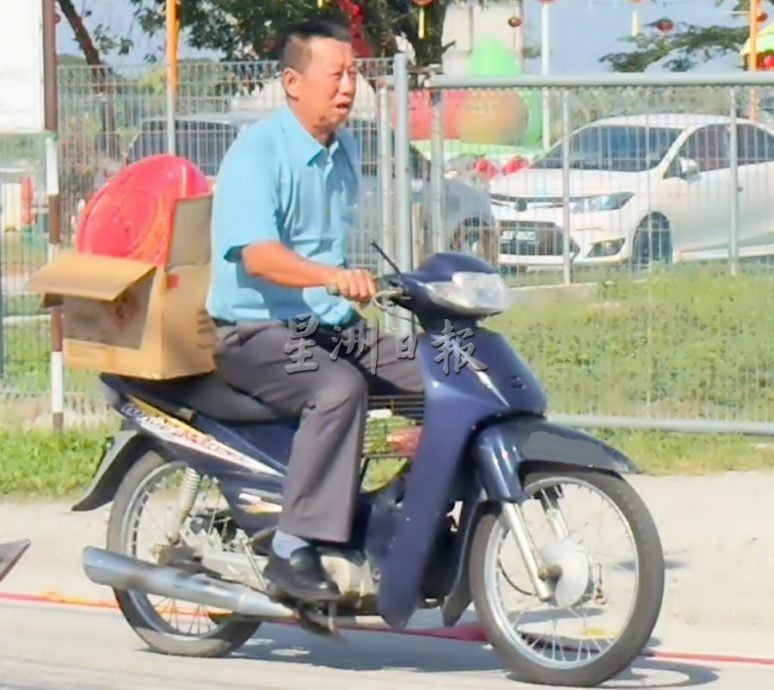 逾1公里鞭炮接龙 水闸绕村持续燃放98分钟