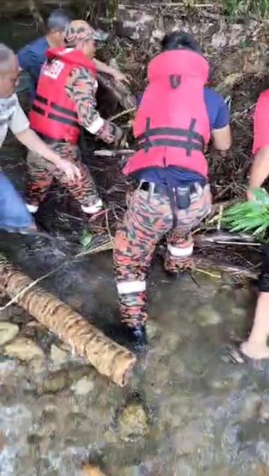 遭山洪冲走 2姐妹花遗体寻获
