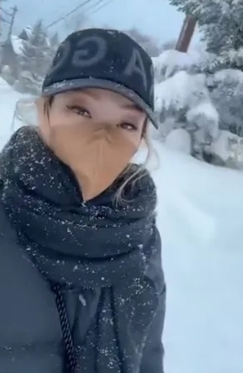 郑秀文游日惊闻母入院急返港 9日旅变1日行