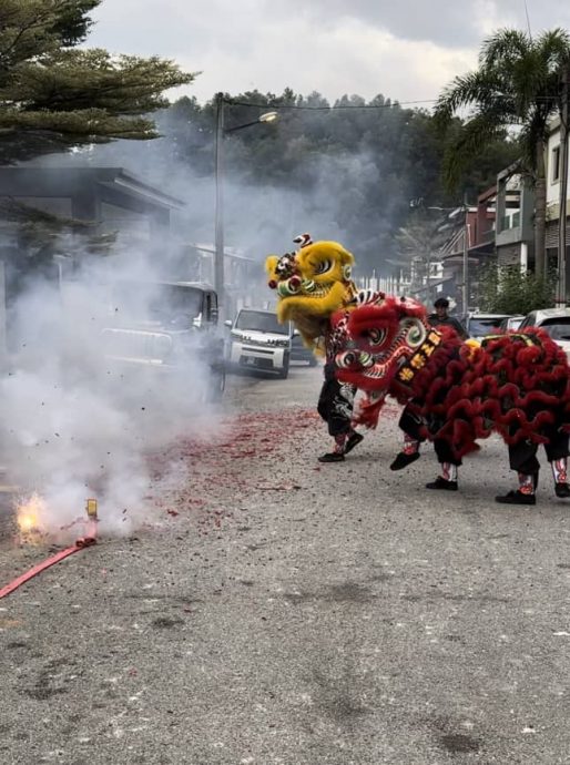 醒狮团采青燃爆竹 须尊重顾及团员安全