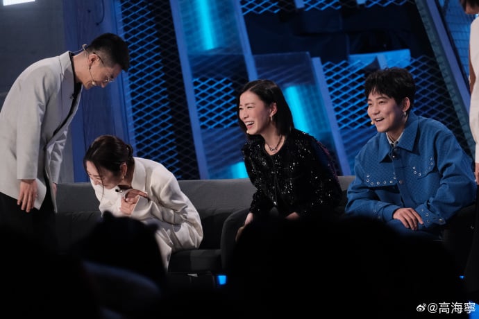 重提高海宁拿奖竟爆哭 佘诗曼:我太喜欢她了