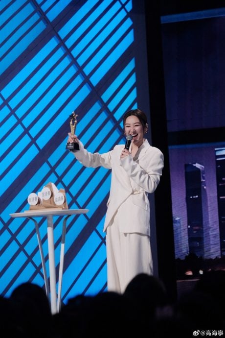 重提高海宁拿奖竟爆哭 佘诗曼:我太喜欢她了