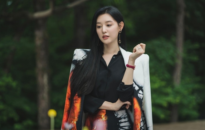 金秀贤新剧大派福利 半裸爆肌助攻收视