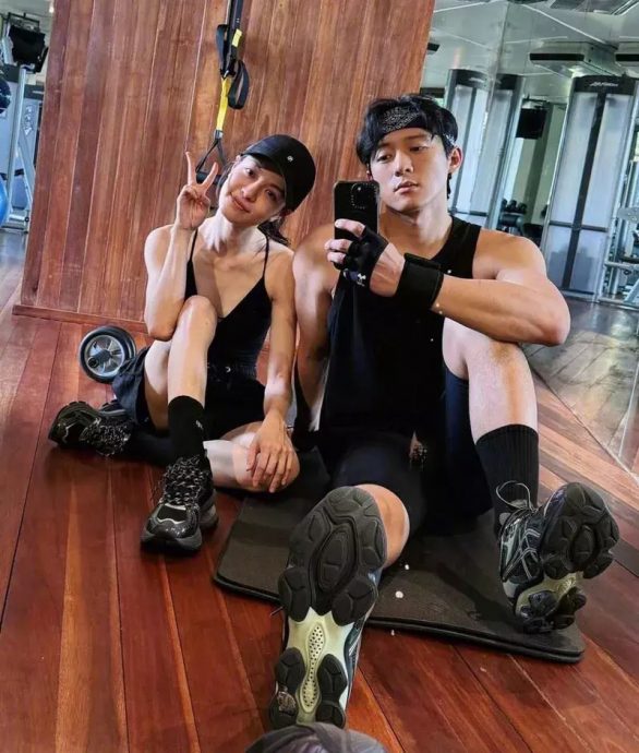 锺楚曦情人节认爱侯雯元 全网心疼张云龙