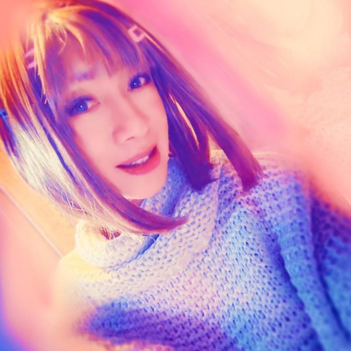 锺洁希离国半年难舍粉丝 推出弹唱专辑当新年贺礼