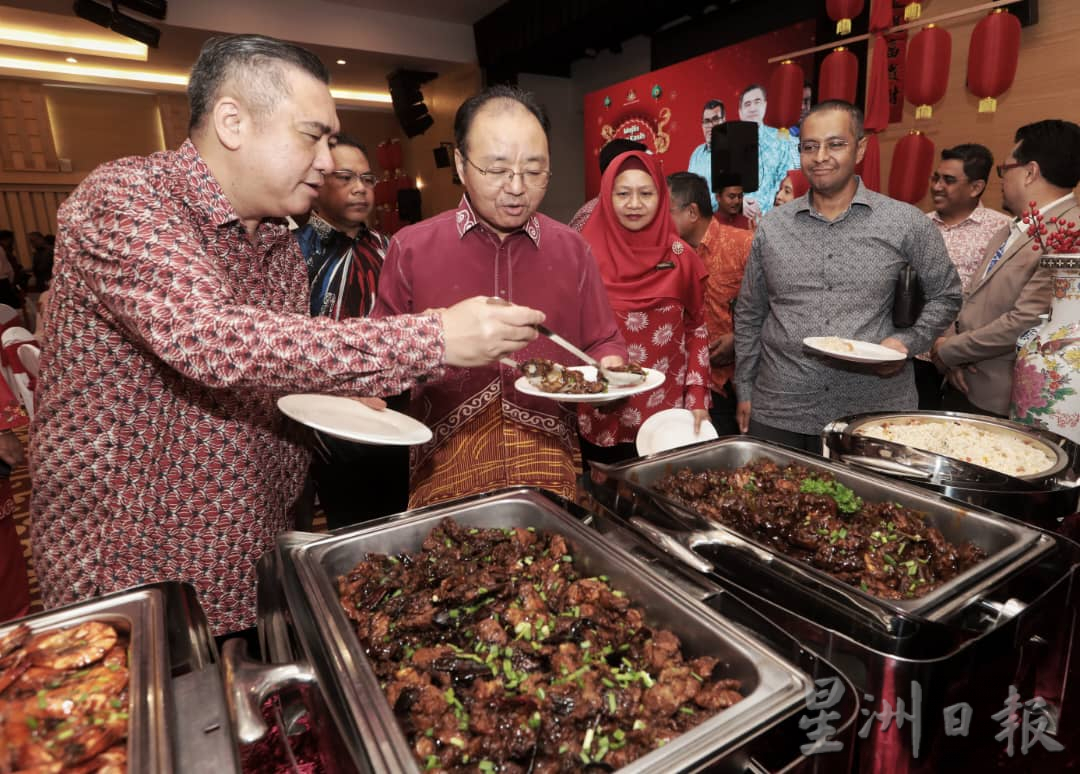 陆兆福:特别车牌竞标50%收入 支付电召车 德士 学巴司机社险