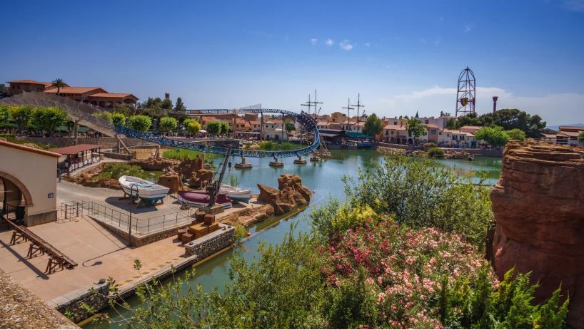 霄飞车遭树倒击中　西班牙主题乐园14人受伤