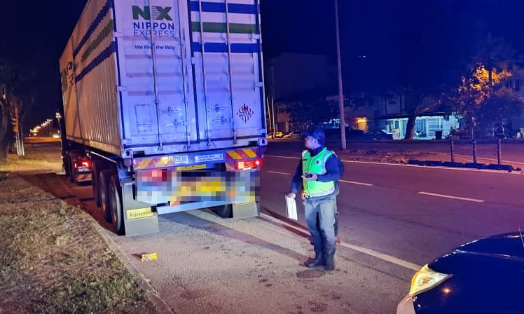 霹陆交局：8天外籍司机行动  外籍人士无照驾驶案21宗