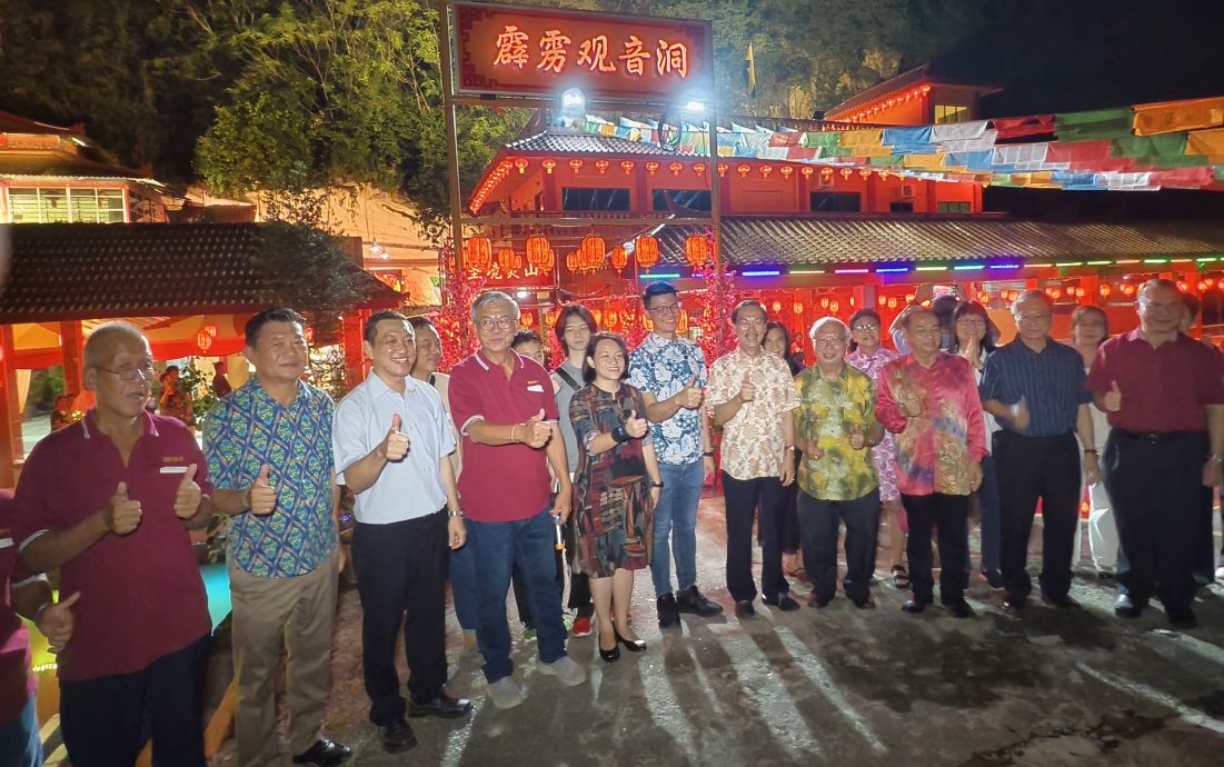 霹雳观音洞璀璨灯饰迎新年 办系列新春活动元宵抛柑