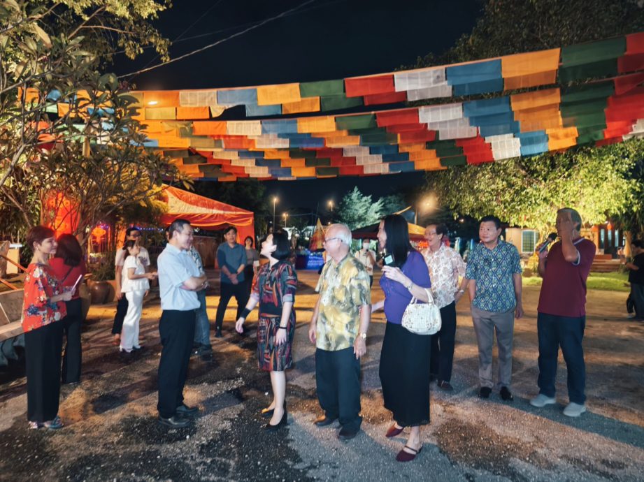 霹雳观音洞璀璨灯饰迎新年 办系列新春活动元宵抛柑