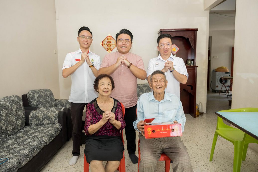 霹/元老坚守金字招牌 火箭饮水思源不忘本