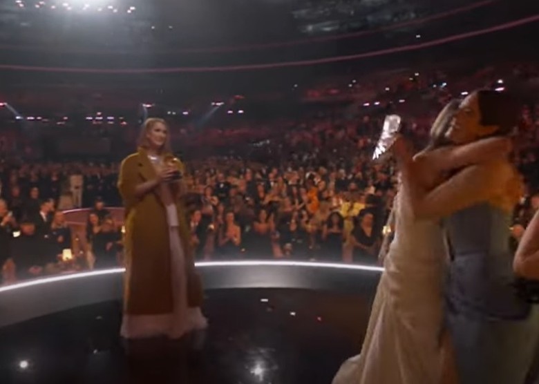 领奖不正眼看席琳狄翁 泰莱史薇芙挨轰没礼貌