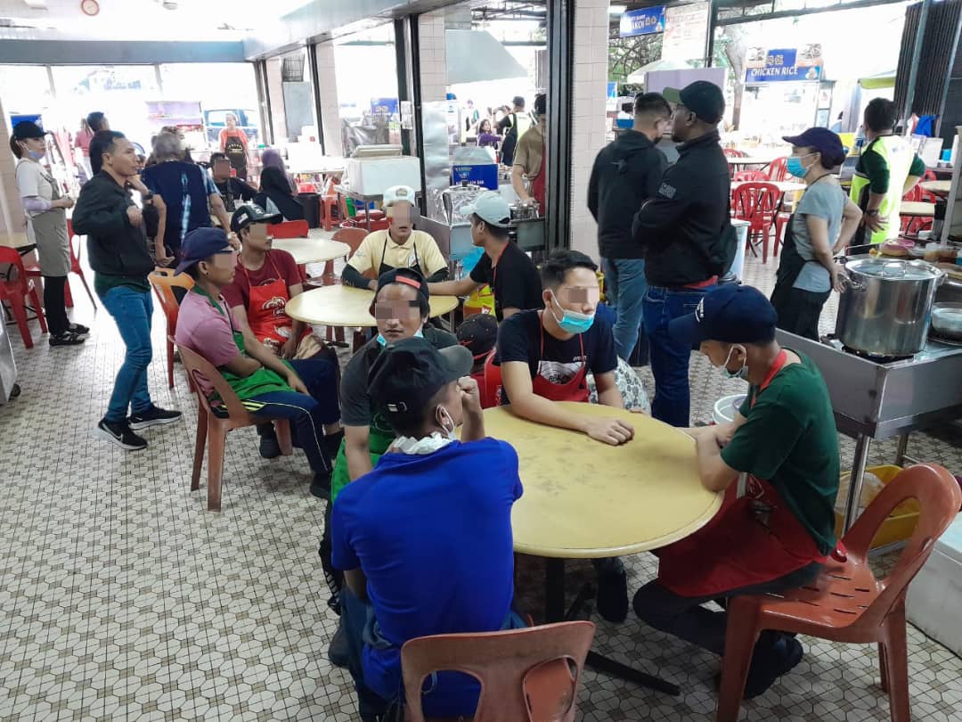 餐厅疑雇非法外劳 霹移民局捕12人