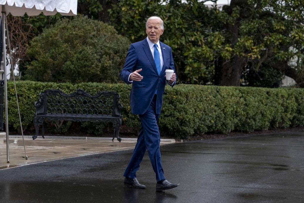 高龄竞选引忧 医师：81岁拜登仍适合履行职责