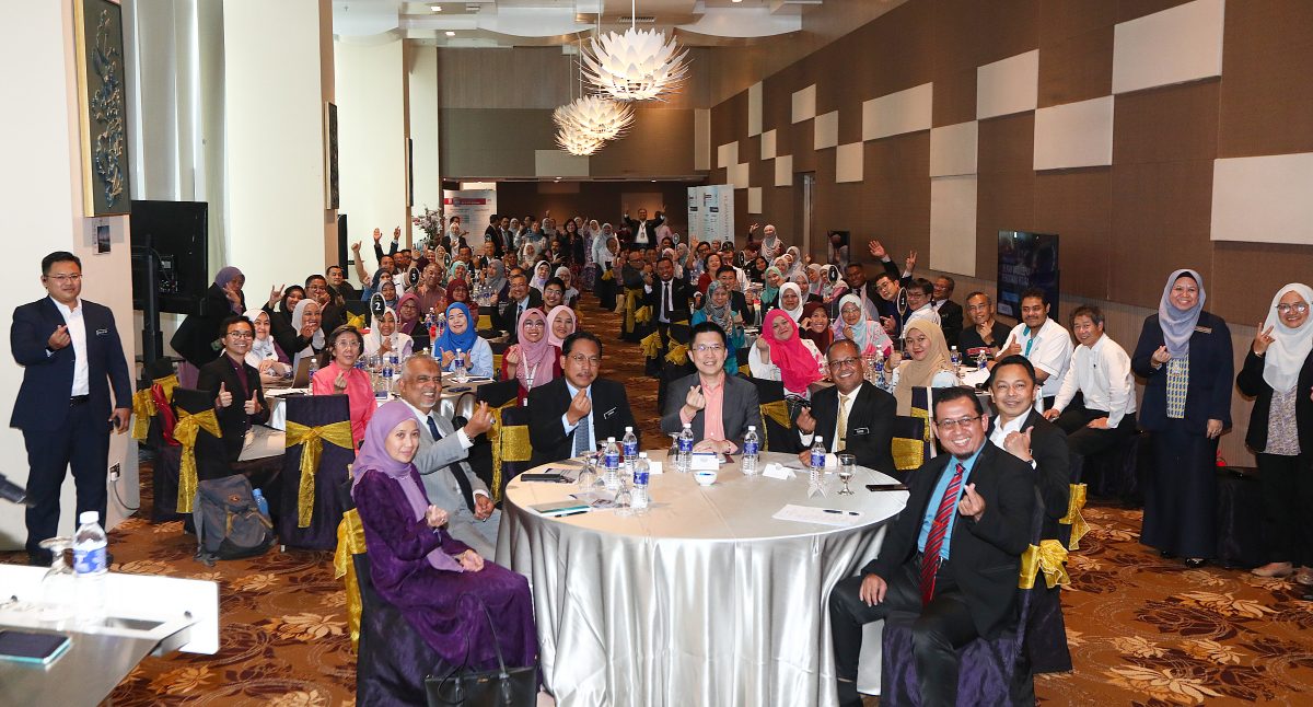 黄家和:将义务教育延长至11年 正处于最后阶段