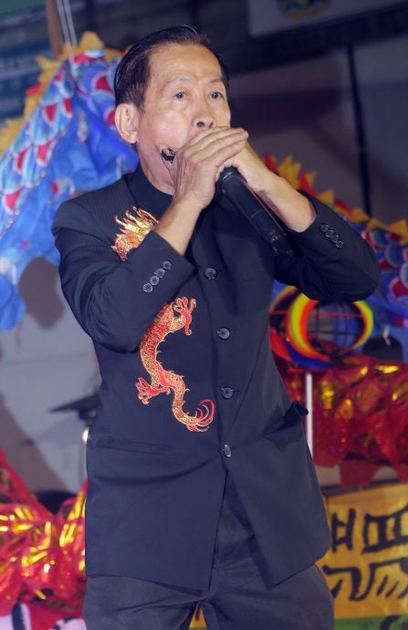 龙喜霸大长宴筵开168桌 街头赏佳肴看龙凤呈祥