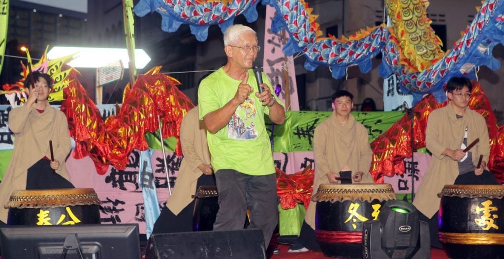 龙喜霸大长宴筵开168桌 街头赏佳肴看龙凤呈祥