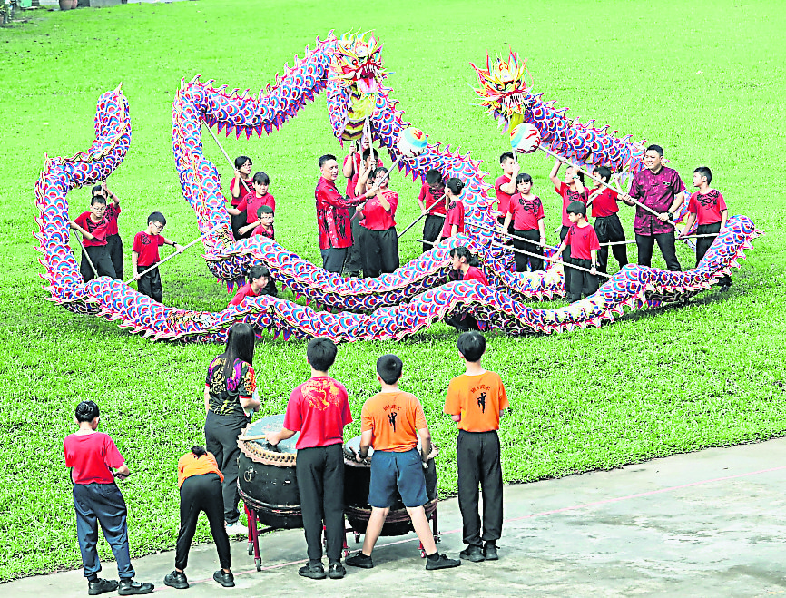 新年专题:班A舞龙队