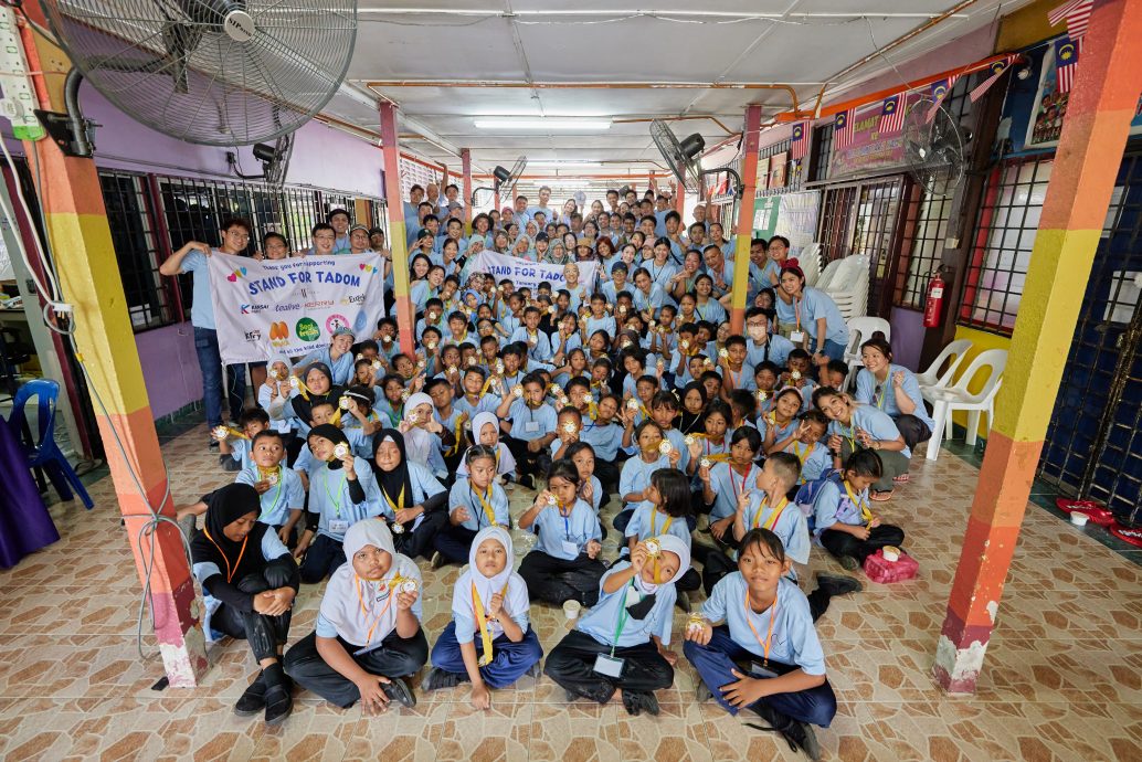 年轻人为原住民小学献力