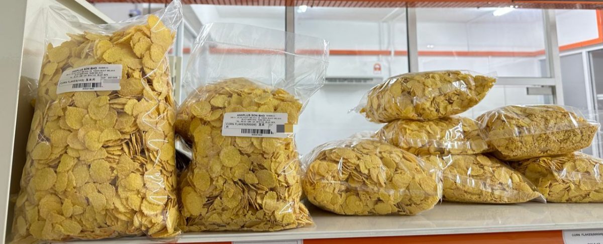 (古城封面主文)民众谨慎消费影响烘焙店生意额 黄梨馅饼缺货及价格调涨