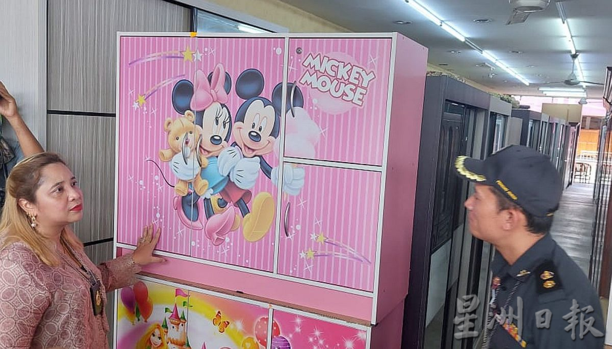 (古城封面主文)贸消局到家具店及窗帘店取缔 7家被开出罚单