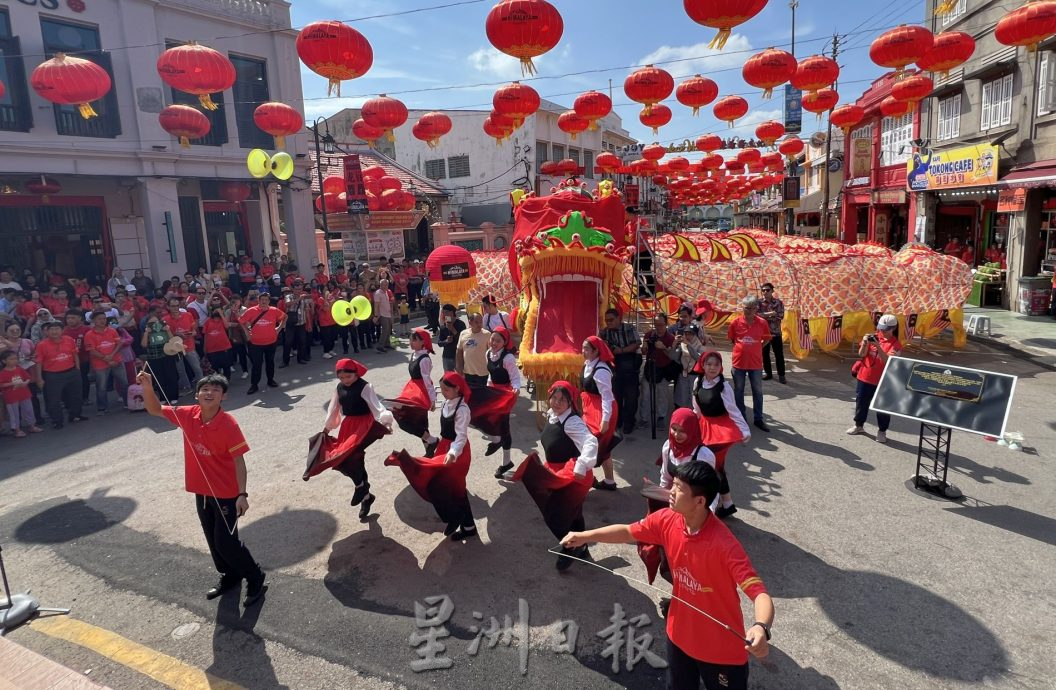 （古城封面主文）马中代表见证马中友谊祥龙点睛开光