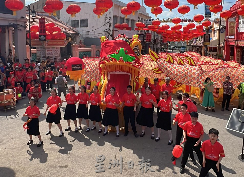 （古城封面主文）马中代表见证马中友谊祥龙点睛开光
