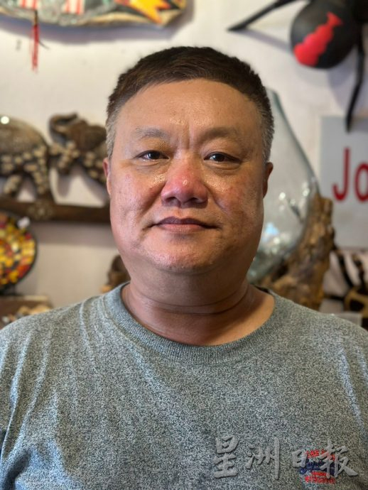 (古城封面主文)鸡场街新春闹哄哄 饮食店排长龙
