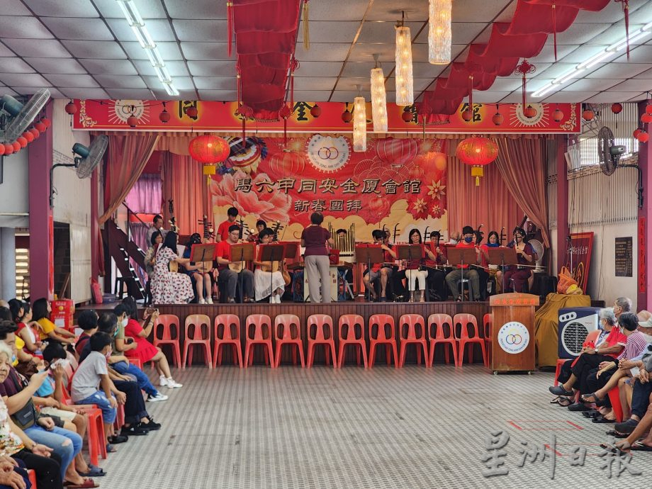 (古城版)同安金厦大团拜,捞生华乐演奏扯铃财神爷互动,非常热闹