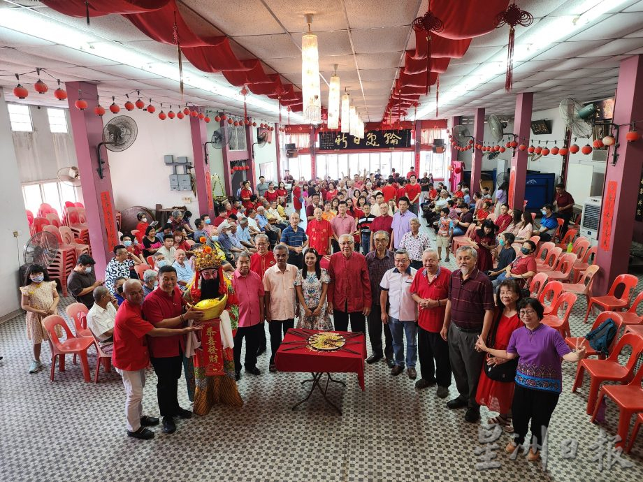 (古城版)同安金厦大团拜,捞生华乐演奏扯铃财神爷互动,非常热闹