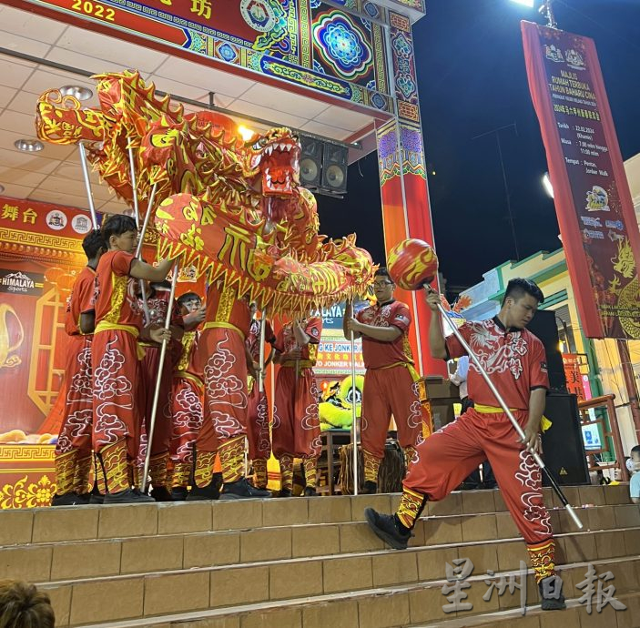 (古城第三版主文)武术耍中华儿女气势·龙狮闹元宵