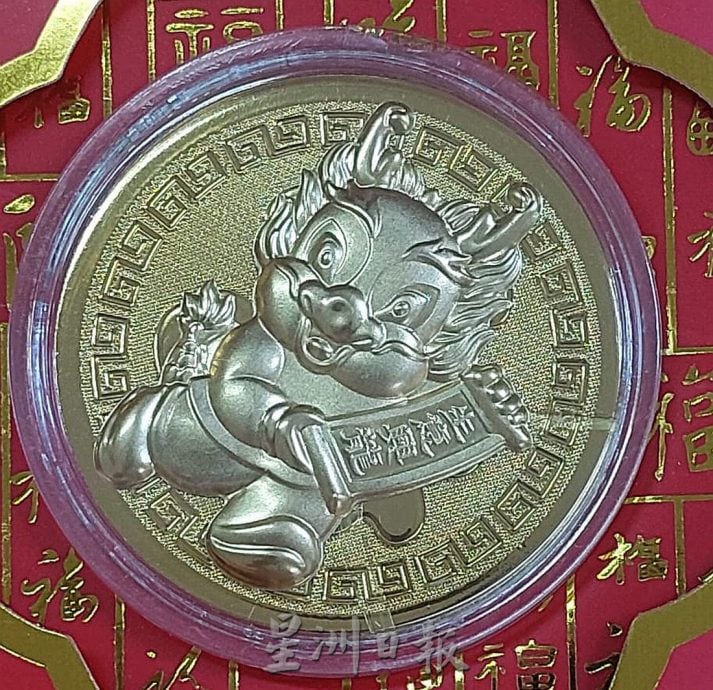 (古城第二版主文)两名正副行政议员送金龙