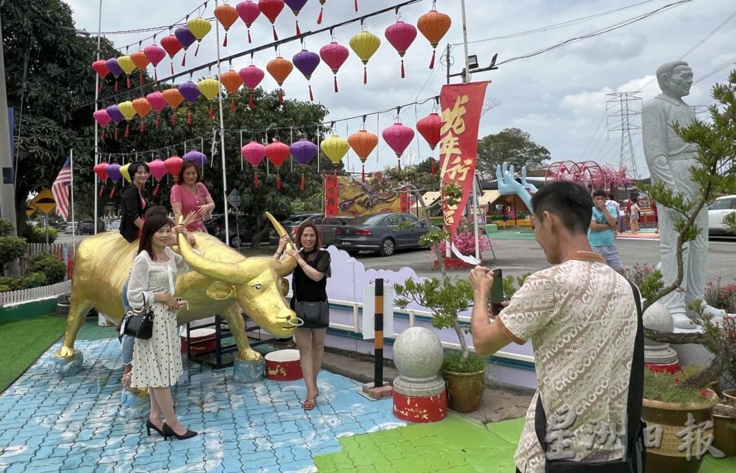 （古城第二版副文）青山侯王庙春节人气旺