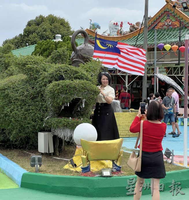 （古城第二版副文）青山侯王庙春节人气旺