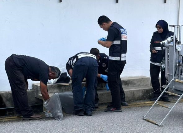 （大北马）小偷半夜从联昌银行后方攀爬上2楼触动警铃逃跑