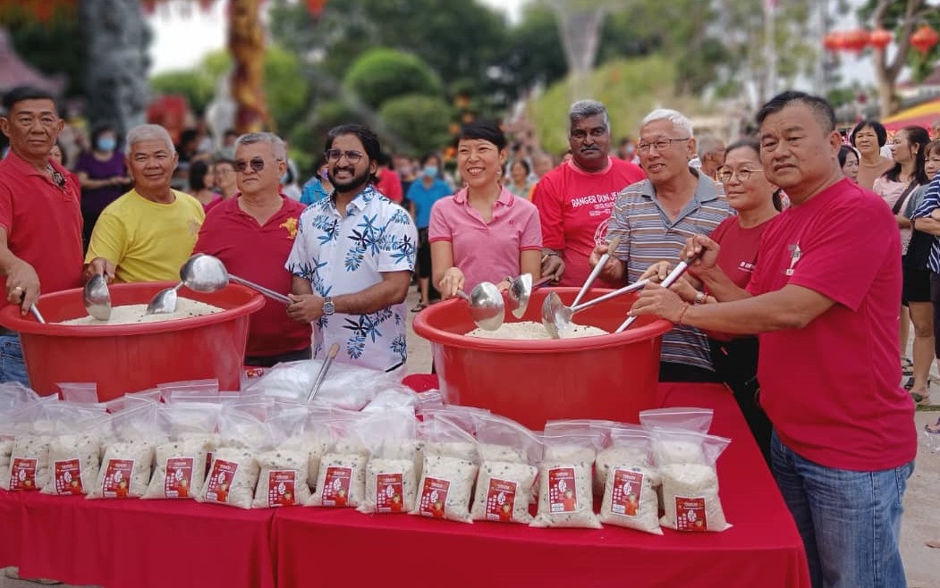 （已签发）柔︰黄炣卿︰百家米送爱到社区，提倡家庭价值观