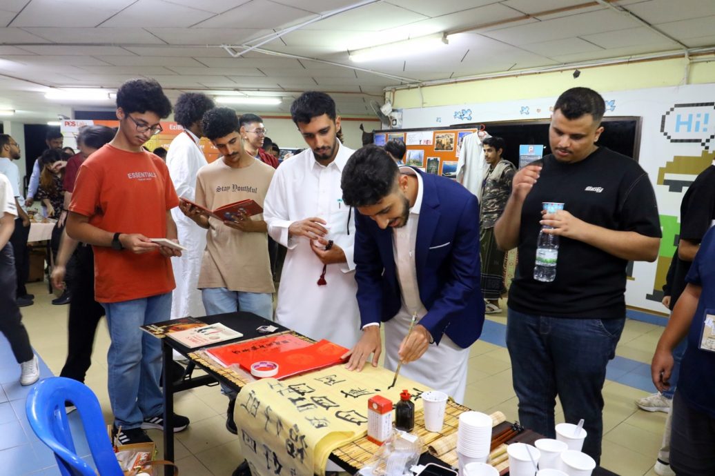 (已签发)柔:工大校园办地球村 让大专生文化交流