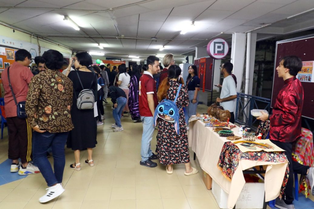 (已签发)柔:工大校园办地球村 让大专生文化交流