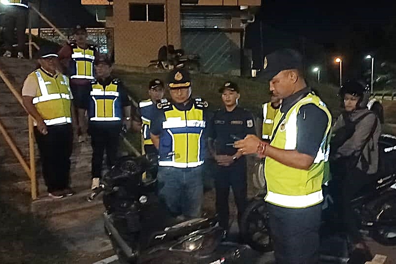 （已签发）柔：洛曼：允未成年无照者驾驶，司机及车主都将被对付