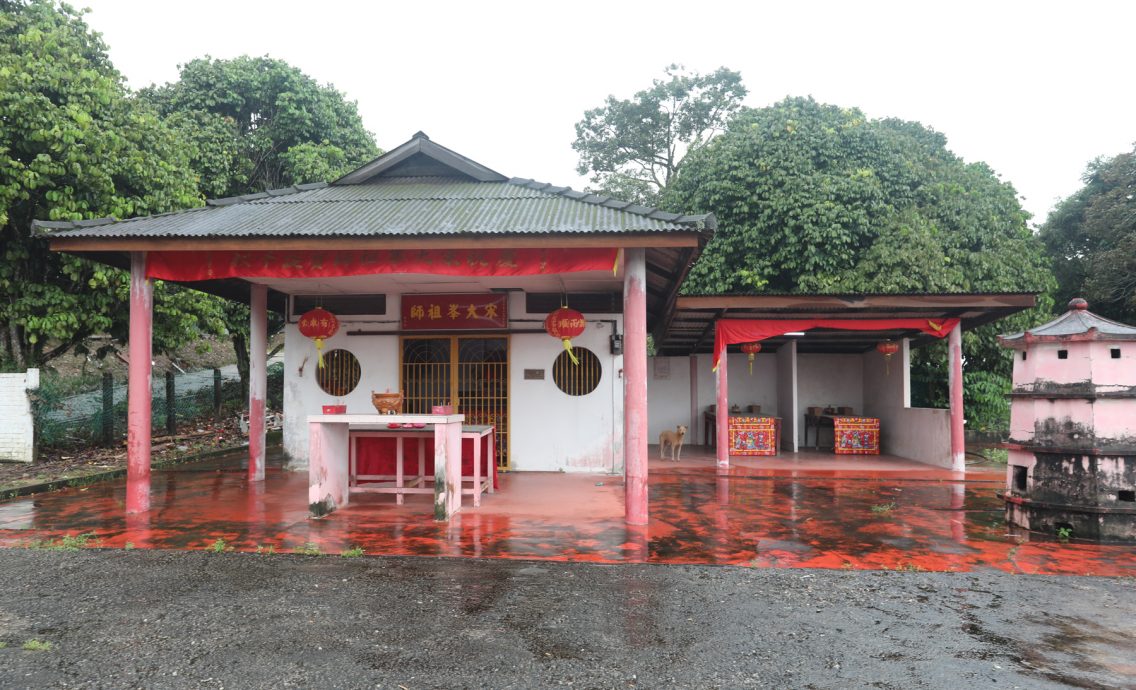 (已签发)柔:版四头条:这些人那些事: 发展洪流渔村味变调 直落爪哇人情味依旧