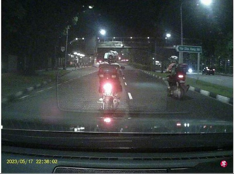 （已签发）柔：狮城二三事：不满夫妻骑车太慢 私召车司机超车后倒退殴打男骑士