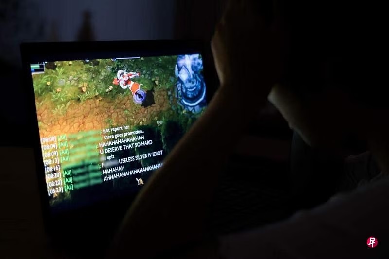 (已签发)柔:狮城二三事:狮城近两成青少年打电玩曾遭霸凌 仅半数举报或求助